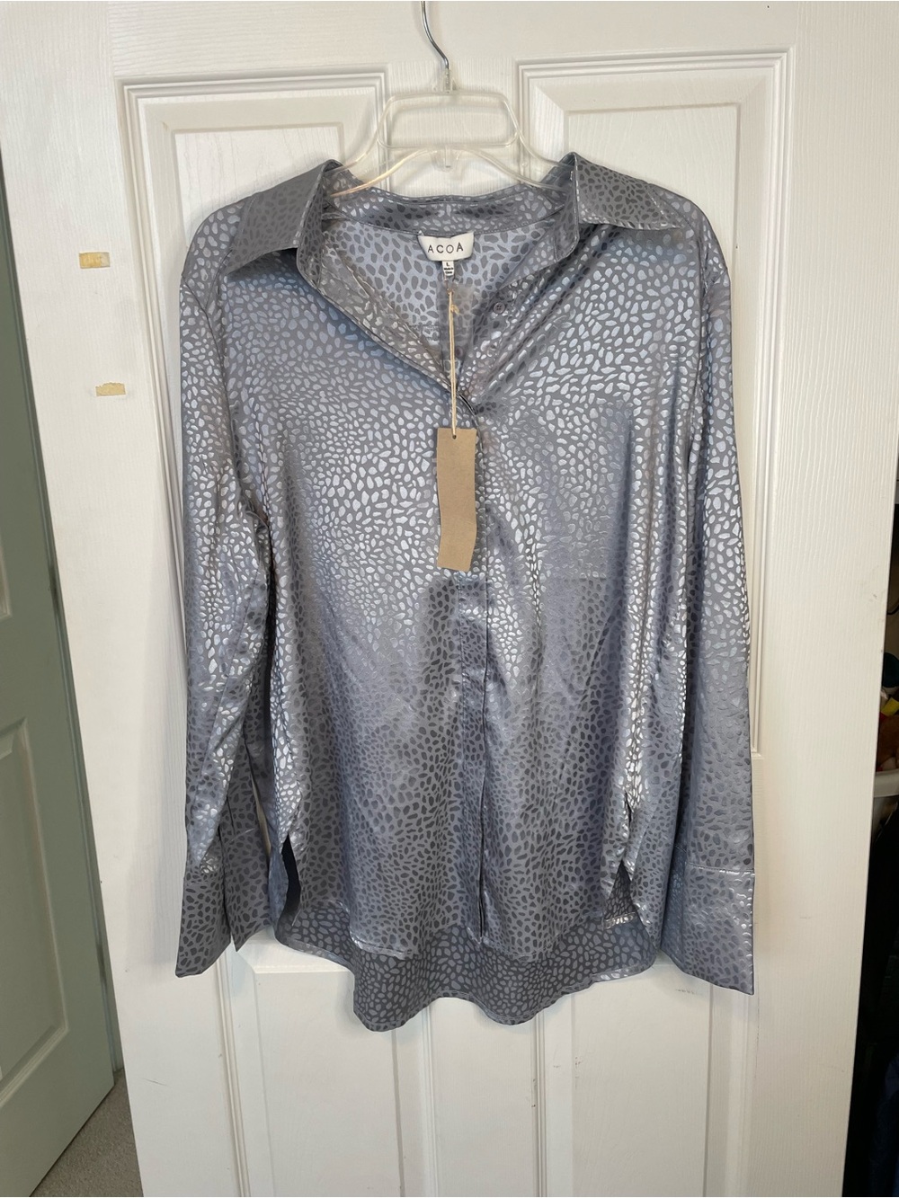 Silver Metallic Pattern Button-Up Blouse long sleeve acoa nwt